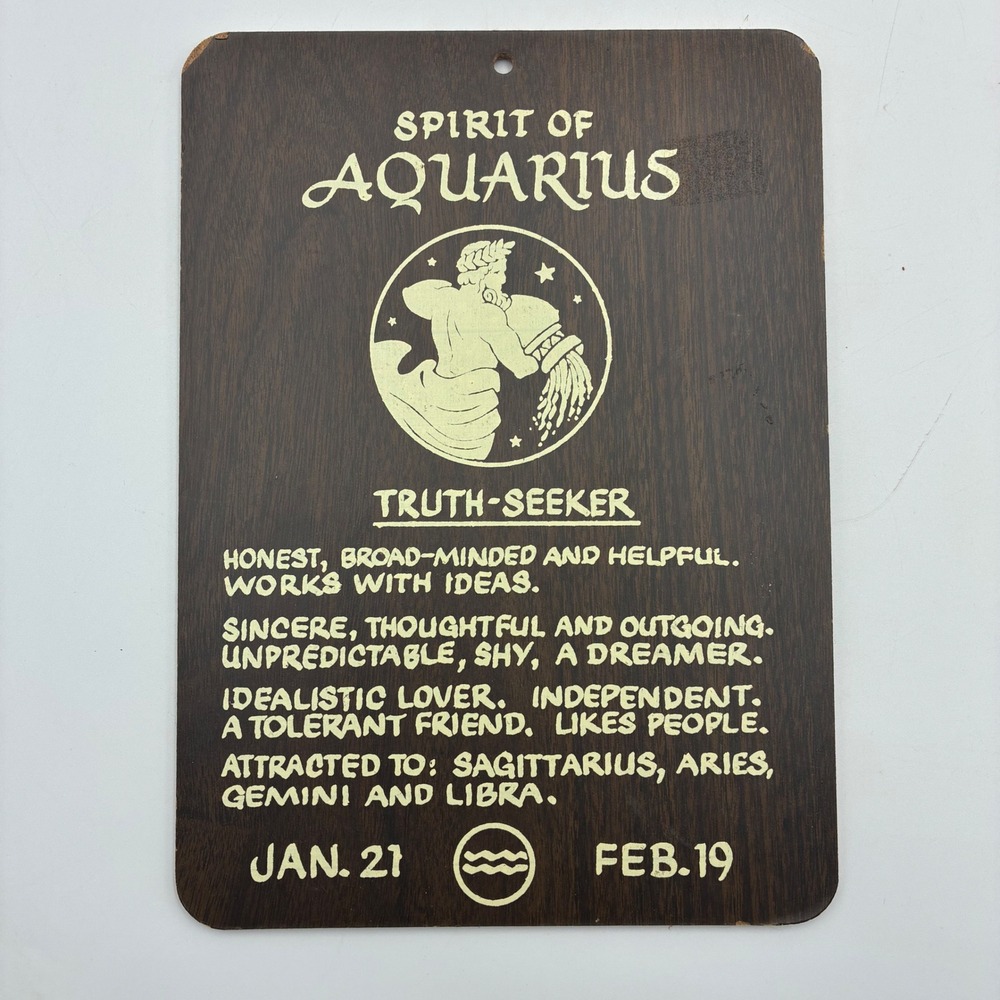 Vintage Spirit of Aquarius Zodiac Wall Plaque Wood Grain Astrology Decor 9x7